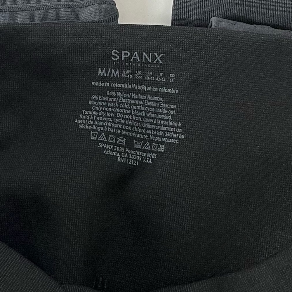 Spanx Very Black Look At Me Now Seamless Moto Leggings - Picture 8 of 8